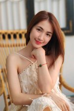 hinh-anh-ca-si-hoa-minzy-sexy-khoe-duong-cong-nong-bong-tettailoccom-1.jpg